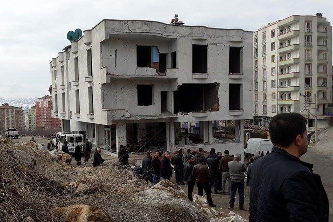 Şırnak’taki patlama ev ve iş yerlerini tahrip etti